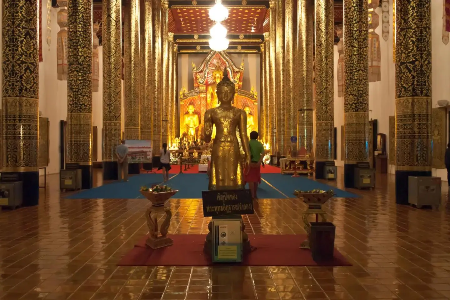 Inside the main viharn at Wat Chedi Luang