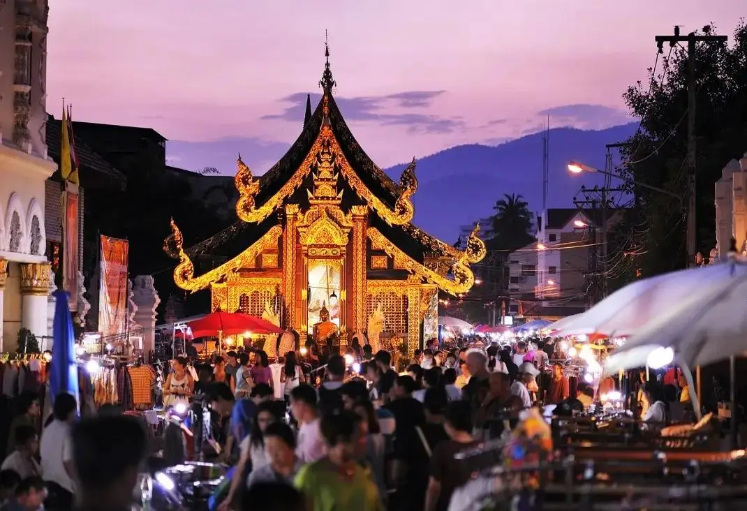Sunday Walking Street Market