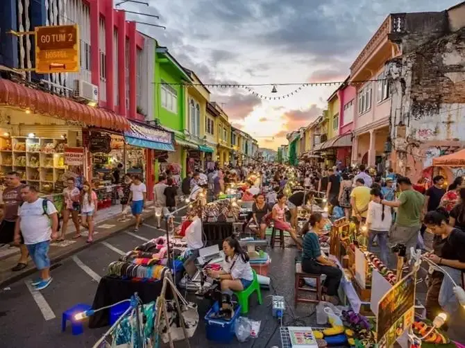 Saturday Night Market (Wua Lai)